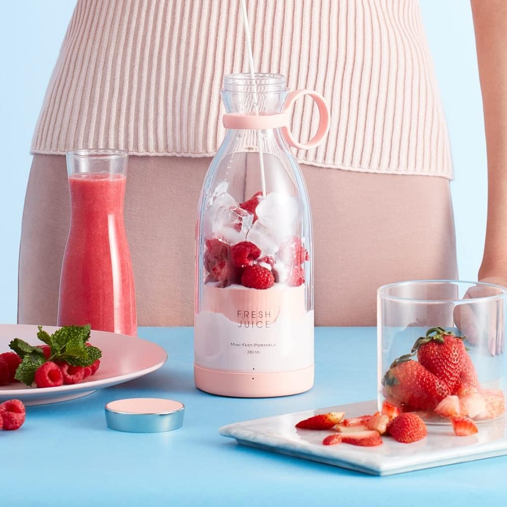 Multifunctional USB Rechargeable Fruit Juice Cup – Portable Mini Blender for Smoothies, Shakes & Fresh Juice On the Go